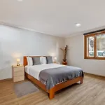 Casa Da Feira - Located In A Peaceful Area With Sea Views Дом отдыха Кальета