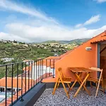 Дом отдыха Casa Da Feira - Located In A Peaceful Area With Sea Views *