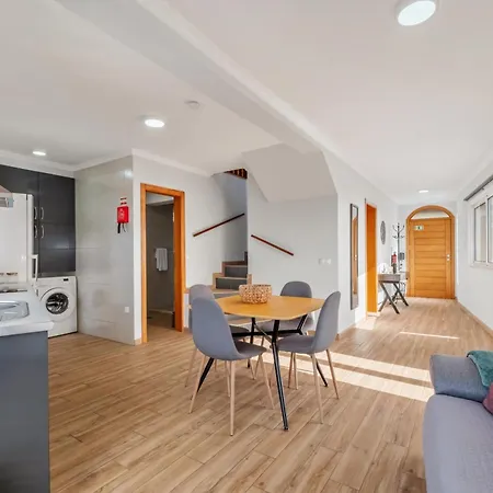 Feriehus Casa Da Feira - Located In A Peaceful Area With Sea Views *