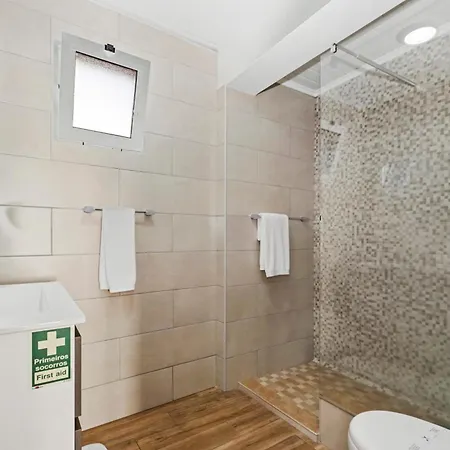 Casa Da Feira - Located In A Peaceful Area With Sea Views *